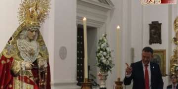 La Virgen del Amparo recibió los versos pregoneros para conmemorar el 75 aniversario de su bendición