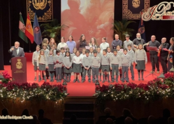 Juan José Castiñeiras pregonó la llegada de una nueva Navidad entre villancicos