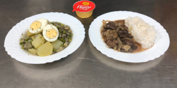 La cocina solidaria del Huerto se volvió a abrir en el inicio de diciembre con las vistas puestas en su menú extraordinario de Nochebuena