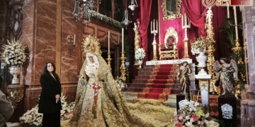 Sevilla se tiñe de verde Esperanza con los Besamanos de sus grandes devociones marianas