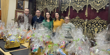 Misericordia regala chocolates y globos a los niños acogidos en Cáritas de la Pastora