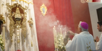 Un Pontifical celebra que la llama rociera sigue muy viva 25 años después