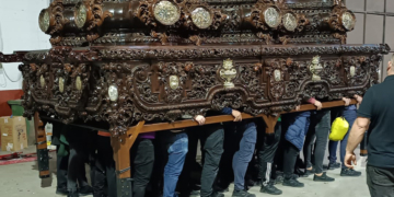Llega la nueva mesa del paso del Nazareno con un octavo palo