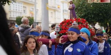 Los escolares del Miramar celebraron su particular procesión por la calle Real