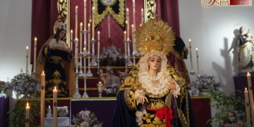 La Virgen de las Penas se expuso en Besamano con motivo del cuarto domingo de Cuaresma