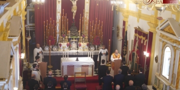 La Capilla de la Vera-Cruz se queda pequeña para albergar a los hermanos en la Función Principal