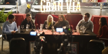 Los jóvenes toman la palabra y piden paso en la tertulia de la Gran Vía