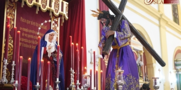 La lluvia obligó a rezar en el templo el Vía-Crucis más antiguo de La Isla junto a Jesús de la Misericordia