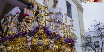 Multitudinario Lunes Santo junto a Ecce-Homo y Salud en el barrio más cofrade de La Isla