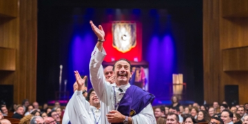 ‘El Palermasso’ llena de humor y reflexión sobre la Semana Santa el Real Teatro de Las Cortes