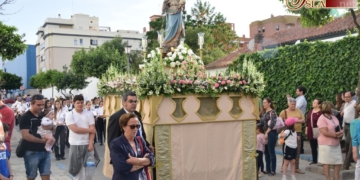 Los antiguos alumnos salesianos ceden el antiguo paso de María Auxiliadora a Cristo Rey para la salida de San Juan Bautiste de La Salle