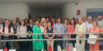 La Junta entrega desfibriladores y equipos de extinción a las 12 hermandades y las dos filiales de la provincia de Cádiz