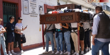 La cuadrilla de María Auxiliadora se prepara para una nueva salida procesional