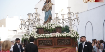 María Auxiliadora volvió a recorrer las calles de La Isla en su festividad
