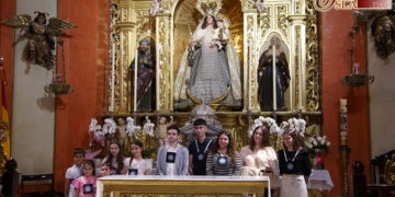 El Grupo Joven de Misericordia realizó una ofrenda a la Patrona por su XLIX aniversario