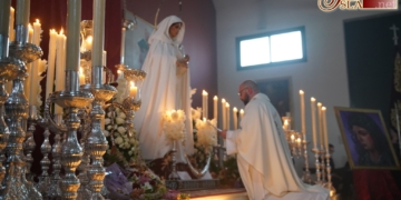 El último adiós a la Virgen del Amor antes de su restauración