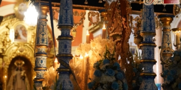 La primera jornada de la romería rociera finalizó con el Santo Rosario junto a la Patrona