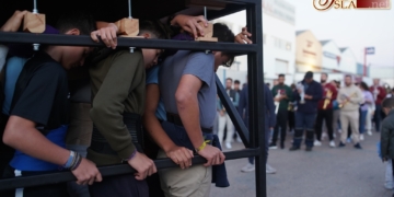 Último ensayo de los jóvenes de la Cruz de Mayo de Santa Elena a los sones de Lágrimas de Dolores