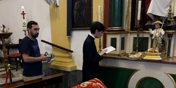 Bendecidos los estrenos que la Pastora y el Pastorcillo Divino lucirán en el Corpus