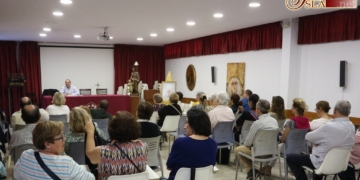 Rafael Iglesias analizó la figura de María como Sagrario de Cristo en la semana del Corpus en la Parroquia de San José de Cádiz