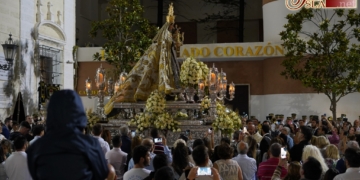 La Isla acompañó a su Patrona de regreso a su templo tras participar en la procesión del Corpus