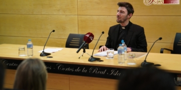 Díaz Vázquez concluyó con la figura de María en la Cristología el ciclo de conferencias del 125 aniversario de Lágrimas