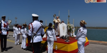 Zornoza presidió la bendición del mar en el Arsenal de La Carraca