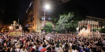 El sevillano barrio de Alcosa vivió una extraordinaria jornada junto a sus dos hermandades