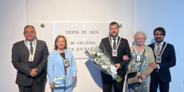 La Hermandad del Carmen realizó una ofrenda ante la Hermana Cristina en el 134 aniversario de su nacimiento