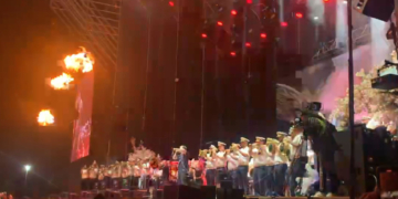 Las cornetas se van de festival: Tres Caídas se cuela junto a Saiko en el ‘Puro Latino Sevilla’