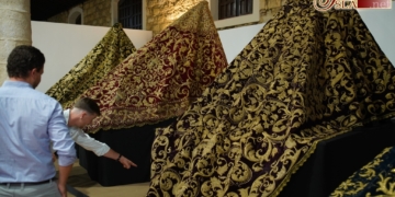 Jerez muestra sus credenciales de la Magna a través de la exposición de mantos bordados ‘Con Oro de Ofir’