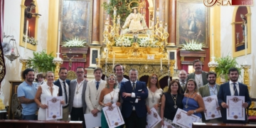 Las asociaciones del barrio y el reconocimiento a los hermanos en sus bodas de plata centran el segundo día del Triduo a la Pastora