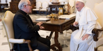 El arzobispo de Sevilla presenta al Papa los detalles del II Congreso Internacional de Hermandades y Religiosidad Popular