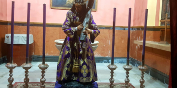 Jesús Nazareno en el baptisterio de la Iglesia Mayor por tareas de mantenimiento en su altar