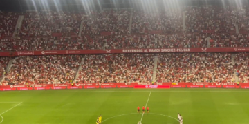 Un minuto de silencio a los sones de ‘Amarguras’