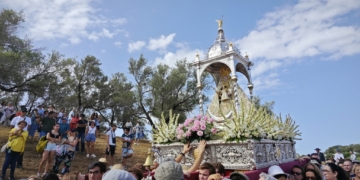 La Virgen de los Santos reunió a miles de devotos en su anual romería