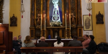 Esta mañana se rezó el Santo Rosario ante la Virgen de los Dolores de Servitas
