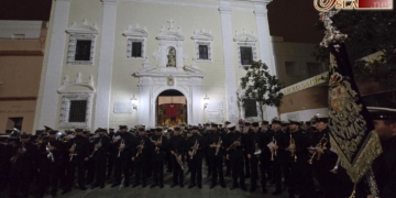 La lluvia obligó a acortar el concierto de Lágrimas de Dolores en el Carmen