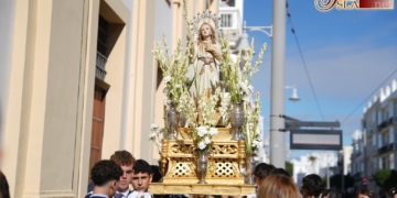 Día de fiesta en la Compañía de María junto a la procesión de la Niña María