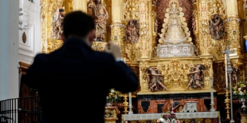 La Banda de Música de Las Cigarreras estrenó ‘Estampas del Rocío’ de Carlos Guillén en un concierto ante la Blanca Paloma