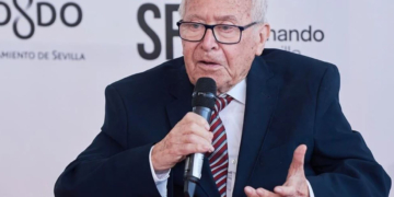Fallece a los 90 años un referente del periodismo cofrade: José Luis Garrido Bustamante