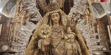 La Virgen del Amparo de Sevilla estuvo expuesta en Besamano el pasado fin de semana
