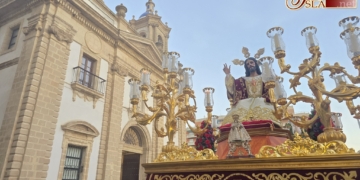 El Señor de la Paz procesionó en Cádiz en la víspera de la festividad de Cristo Rey
