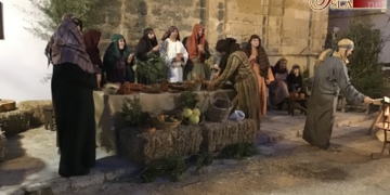 El Belén viviente de Arcos reunió a cientos de personas en la tarde-noche del sábado
