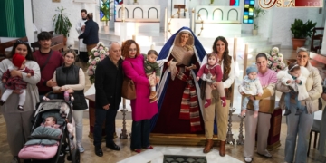 Los niños bautizados fueron presentados ante la Virgen del Buen Fin