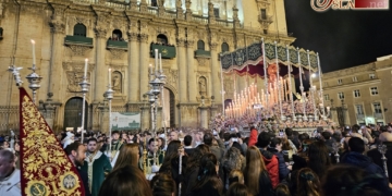 La Virgen de la Esperanza procesionó de manera extraordinaria por las calles de Jaén