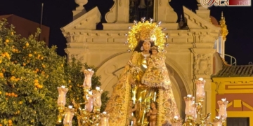 Sevilla recibió a la imagen peregrina de la Virgen de los Desamparados de Valencia