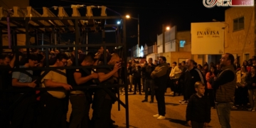 La cuadrilla del Nazareno comenzó su preparación para la Madrugá a los sones de Lágrimas de Dolores