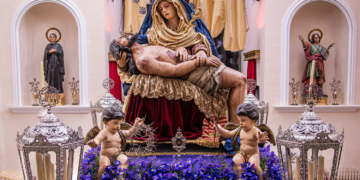 El Vía-Crucis de las hermandades de Cádiz: En la Catedral y sin la Virgen de las Angustias