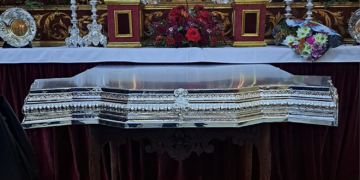Así es la nueva peana de besamanos para la Virgen de las Lágrimas